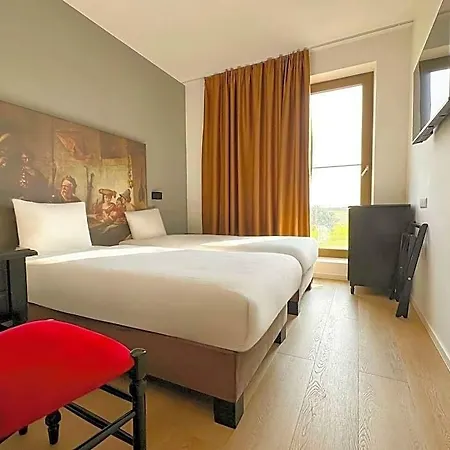 Hotelux Airport Hotel Amsterdam
