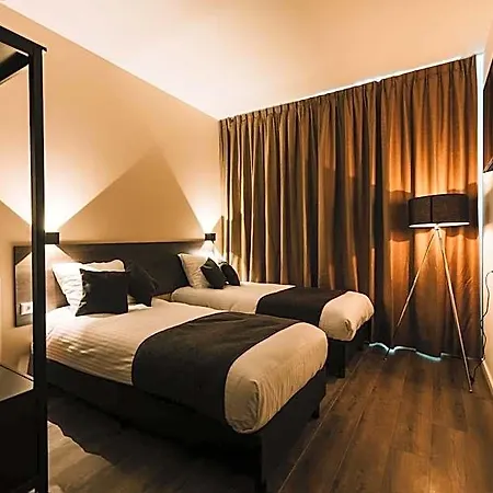 Hotel Hotelux Airport 4*