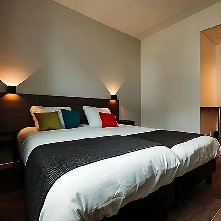 Hotelux Airport 4*
