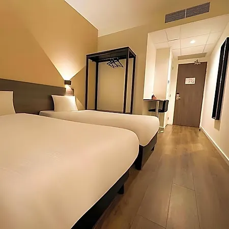 호텔 Hotelux Airport