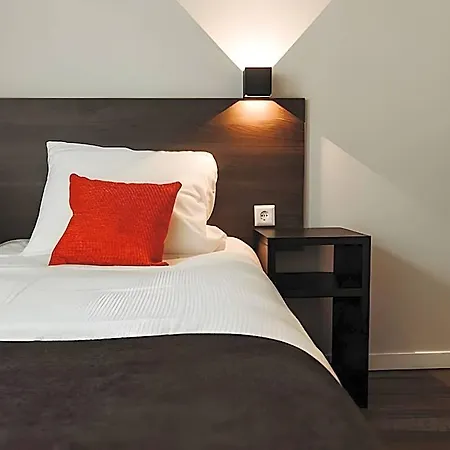 Hotelux Airport 4*