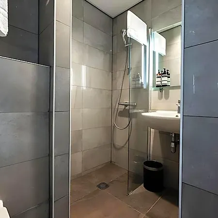 Hotelux Airport 4* 암스테르담